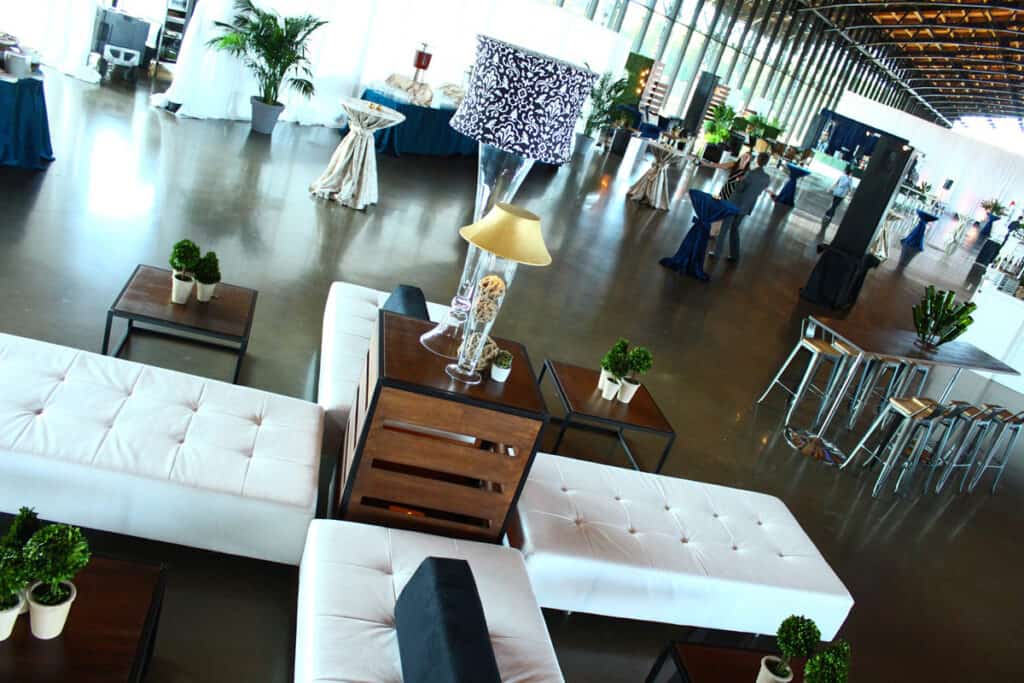 ampaevents_Furniture_Lounge-Seating-Set_Pod-Seating_White_Wood-Slat-Center_Topiary_Centerpieces_Trumpet-Vase_HR_IMG_6019 copy_1200px