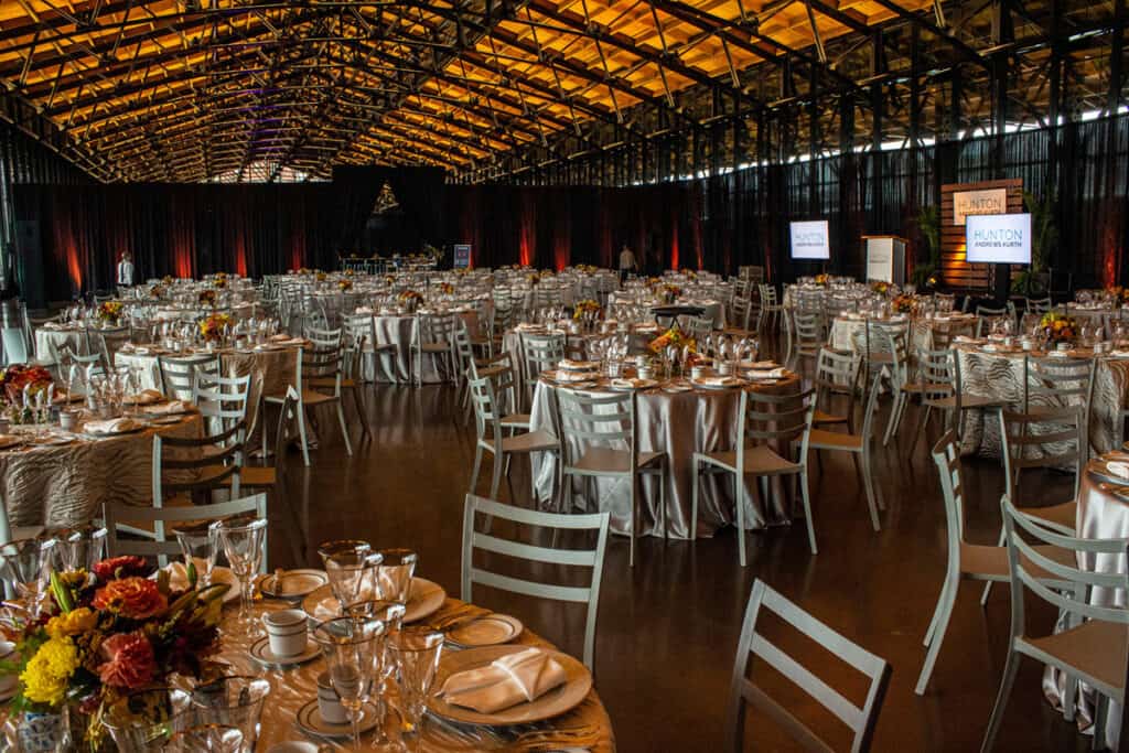 ampaevents_garden-chic_dinner-table_drape-barrier_stage_IMG_7567_edit_1200px